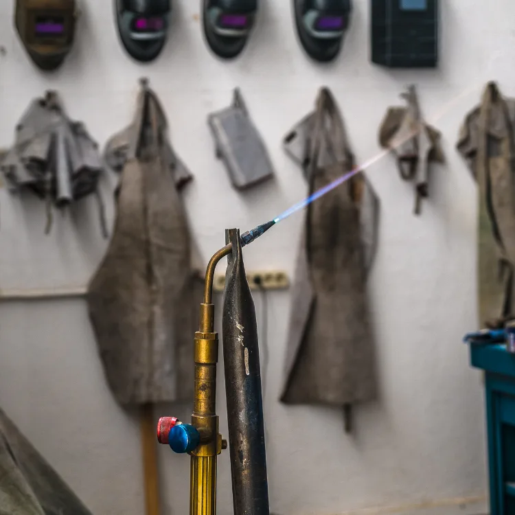 Soplete en un taller de soldadura